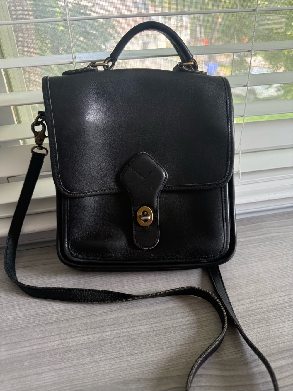 Structured Black Leather Crossbody Bag with Top Handle